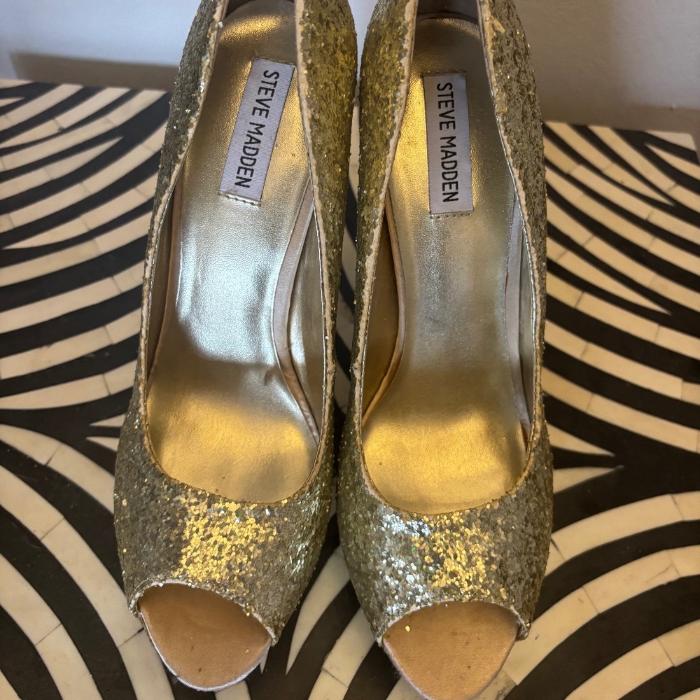Steve Madden Gold Sequin Heel